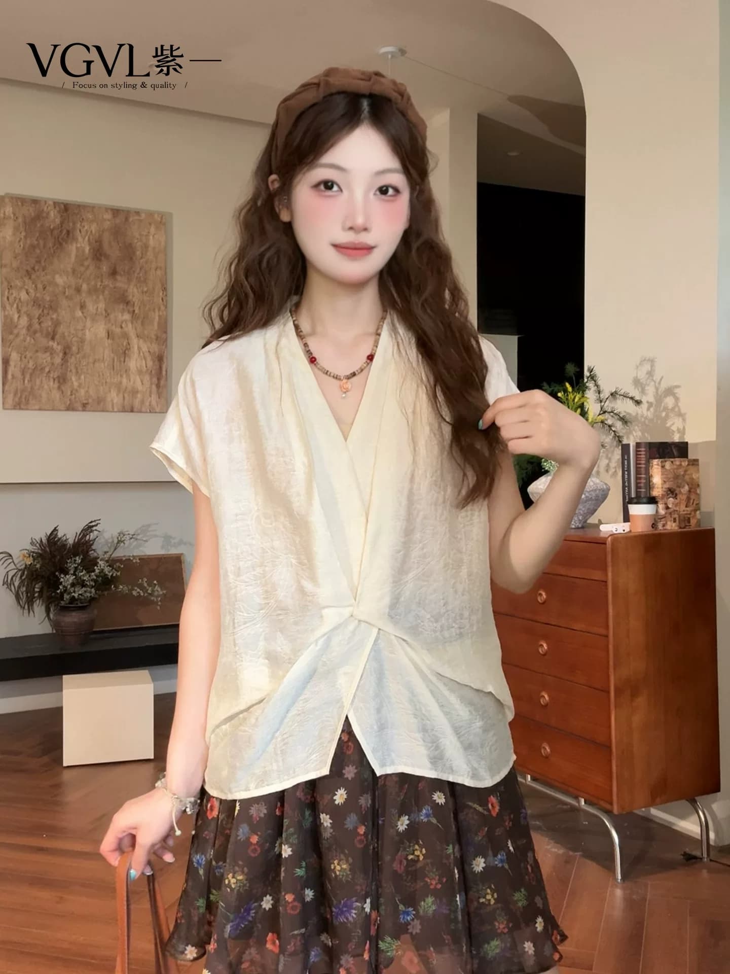 vgvl 라운드 맨위 여름 새로운 품격 디자인 센스 다용도 민소매 외국 가스 V넥 티셔츠 이미지 3