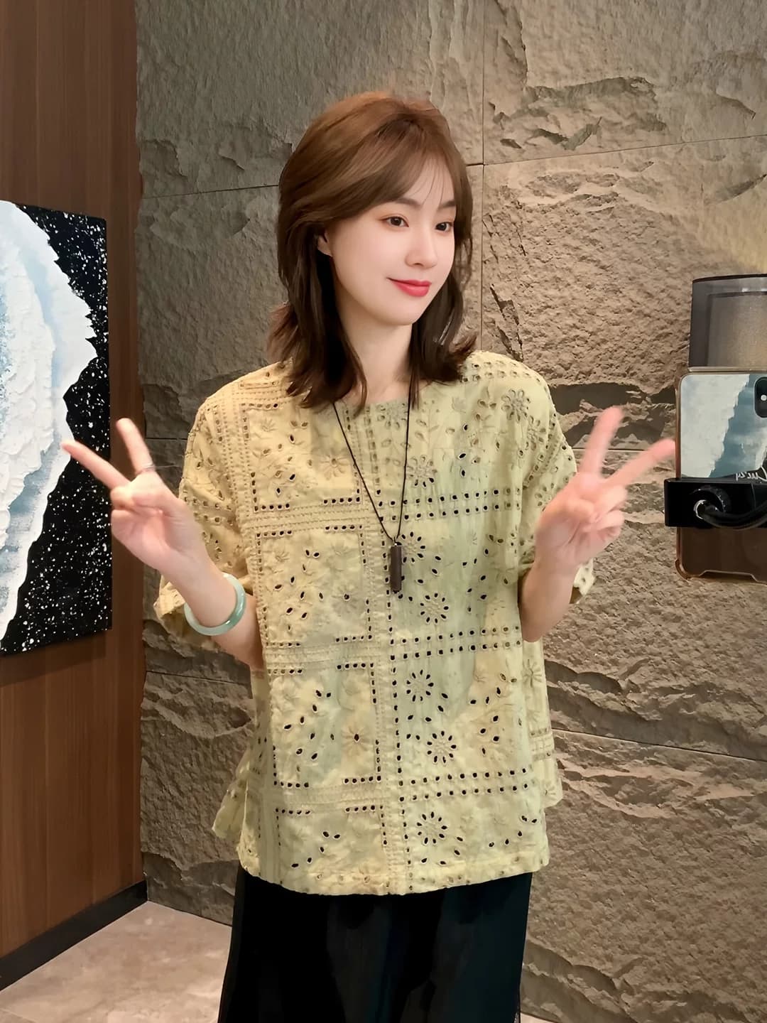 빅 사이즈 디자인 센스 자수 홀로우 아웃 라운드 넥 반팔 티셔츠 여성 여름 새로운 지방 mm 루즈핏 슬림해 보이는 외국 가스 맨위 상세 이미지 3