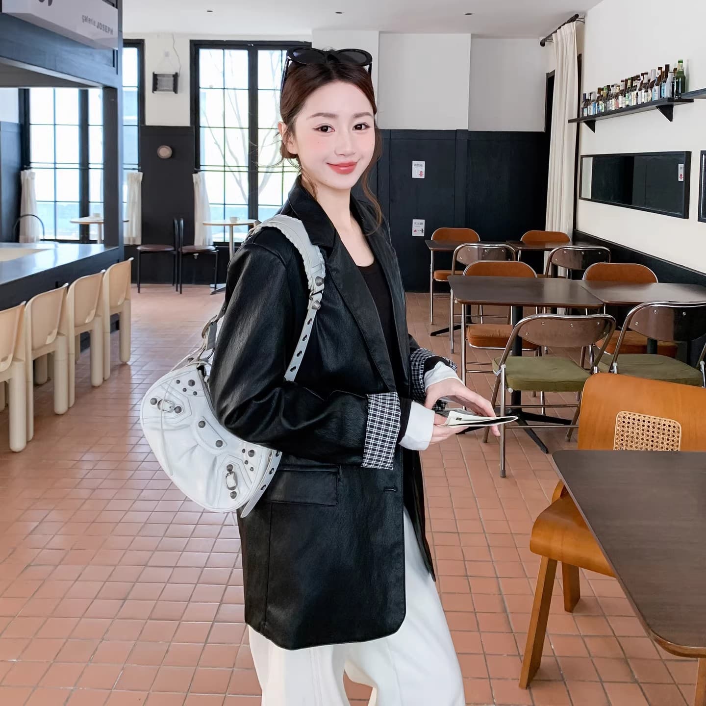 새로운 레트로 체크무늬 패치워크 폴로 칼라 캐주얼 가죽 재킷 여성 코트 그레이트 멋진 롱 코트 품격 정장 고급 센스 이미지 4