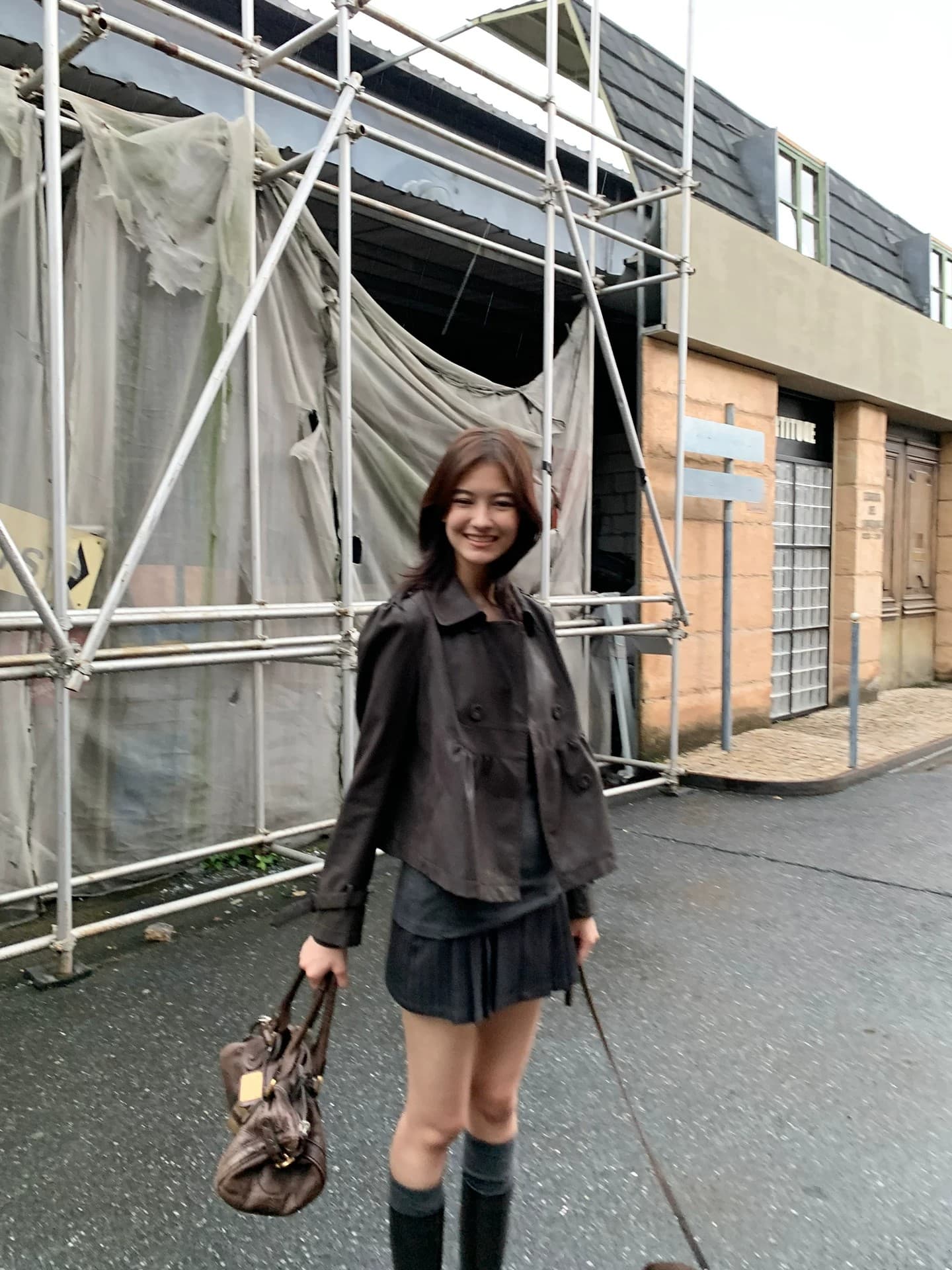 2026 가을 새로운 레트로 이중 버튼 폴로 칼라 가죽 재킷 여성 코트 작은 키 허리 수축 슬림해 보이는 다용도 가죽 자켓 상세 이미지 8