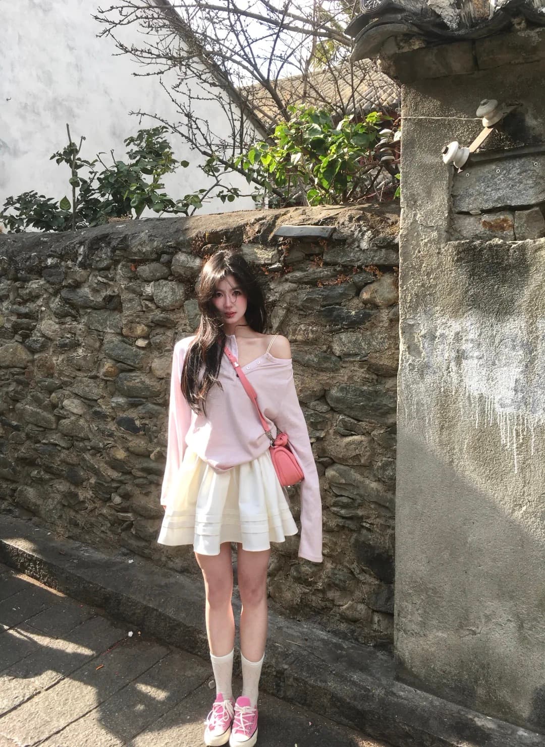 jaajaaa 청 부드러운 배경 색상 작은 대중 미니멀리즘 부서 버클 칼라 몸매 가꾸기 다용도 슬림해 보이는 캐주얼 만나는 티셔츠 xci 상세 이미지 2