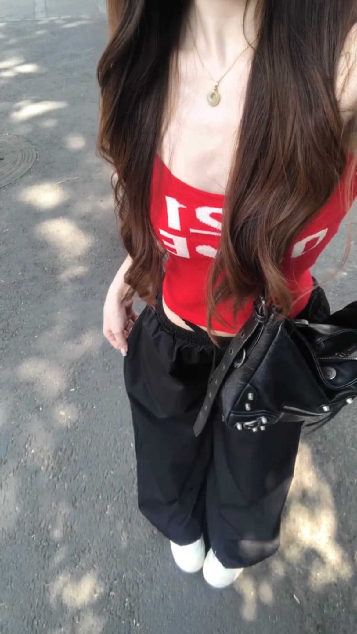 아메리칸 핫걸 알파벳 프린트 빨간색 캐미솔 여름 작은 대중 몸매 가꾸기 슬림해 보이는 다용도 디자인 센스 맨위 상세 이미지 4