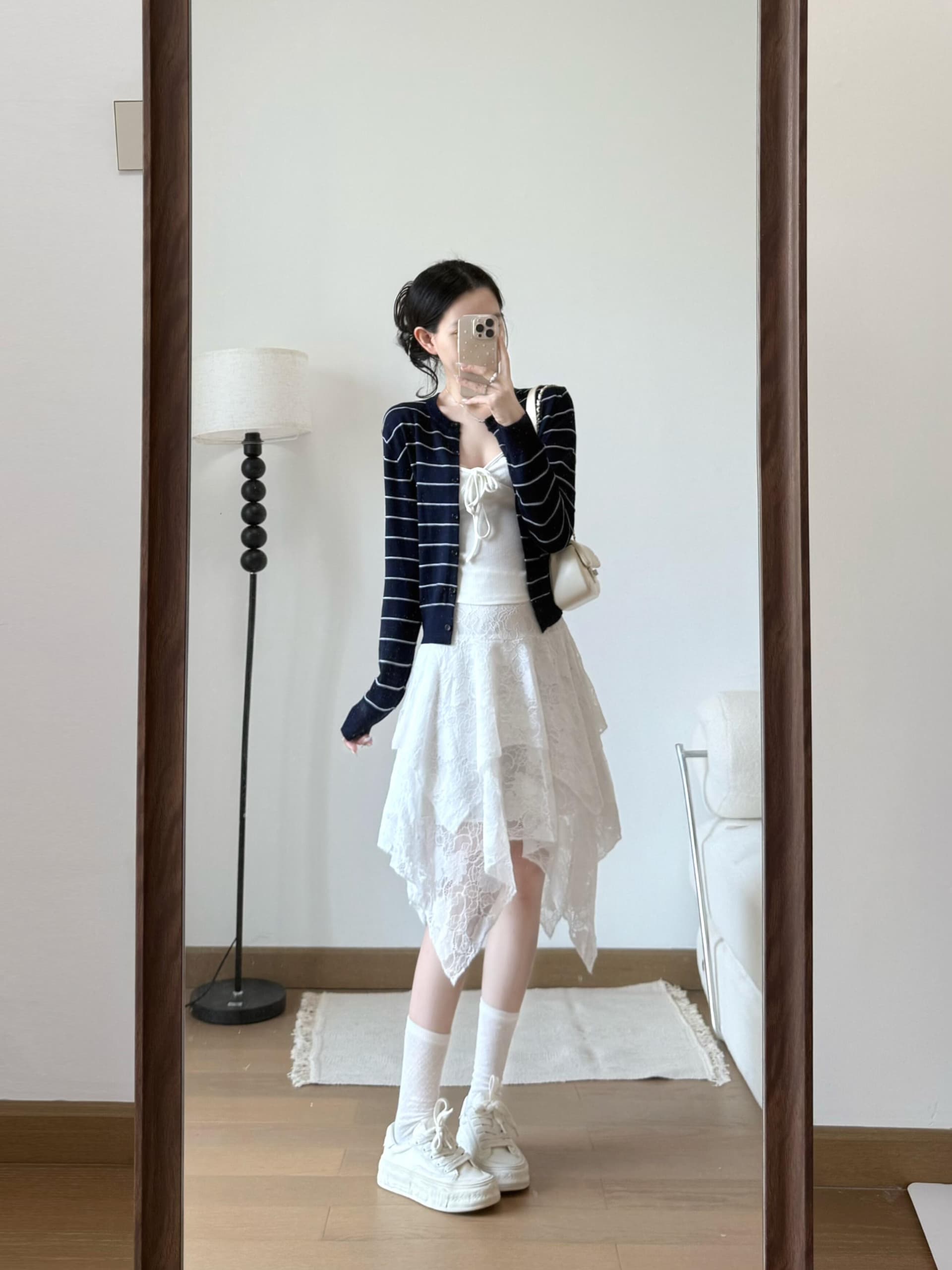 luu 복숭아 안녕하세요. 어린이 화이트 불규칙 레이스 반신 스커트 여성 여름 디자인 센스 한 마디 미니 스커트 작은 대중 루즈핏 치마 x 상세 이미지 3
