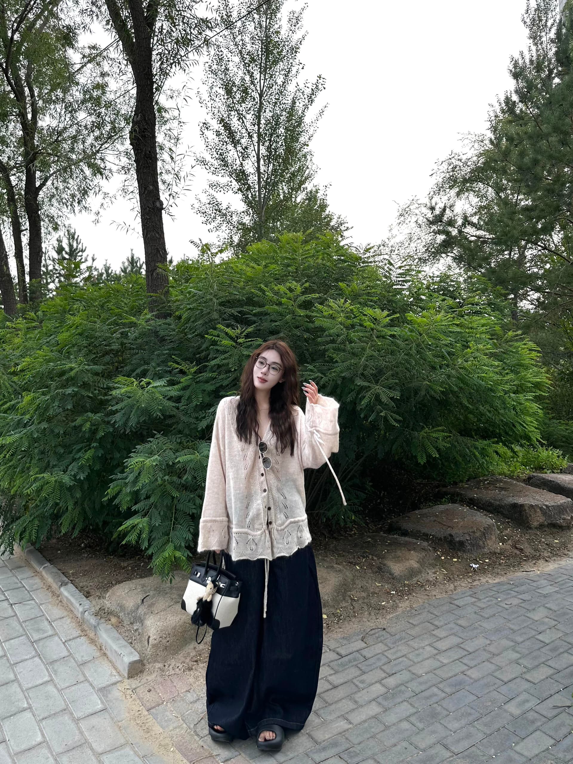 afffreedom 느슨함 모헤어 홀로우 아웃 V넥 펌프 로프 허리 수축 나팔 소매 분위기 니트 스웨터 상세 이미지 2