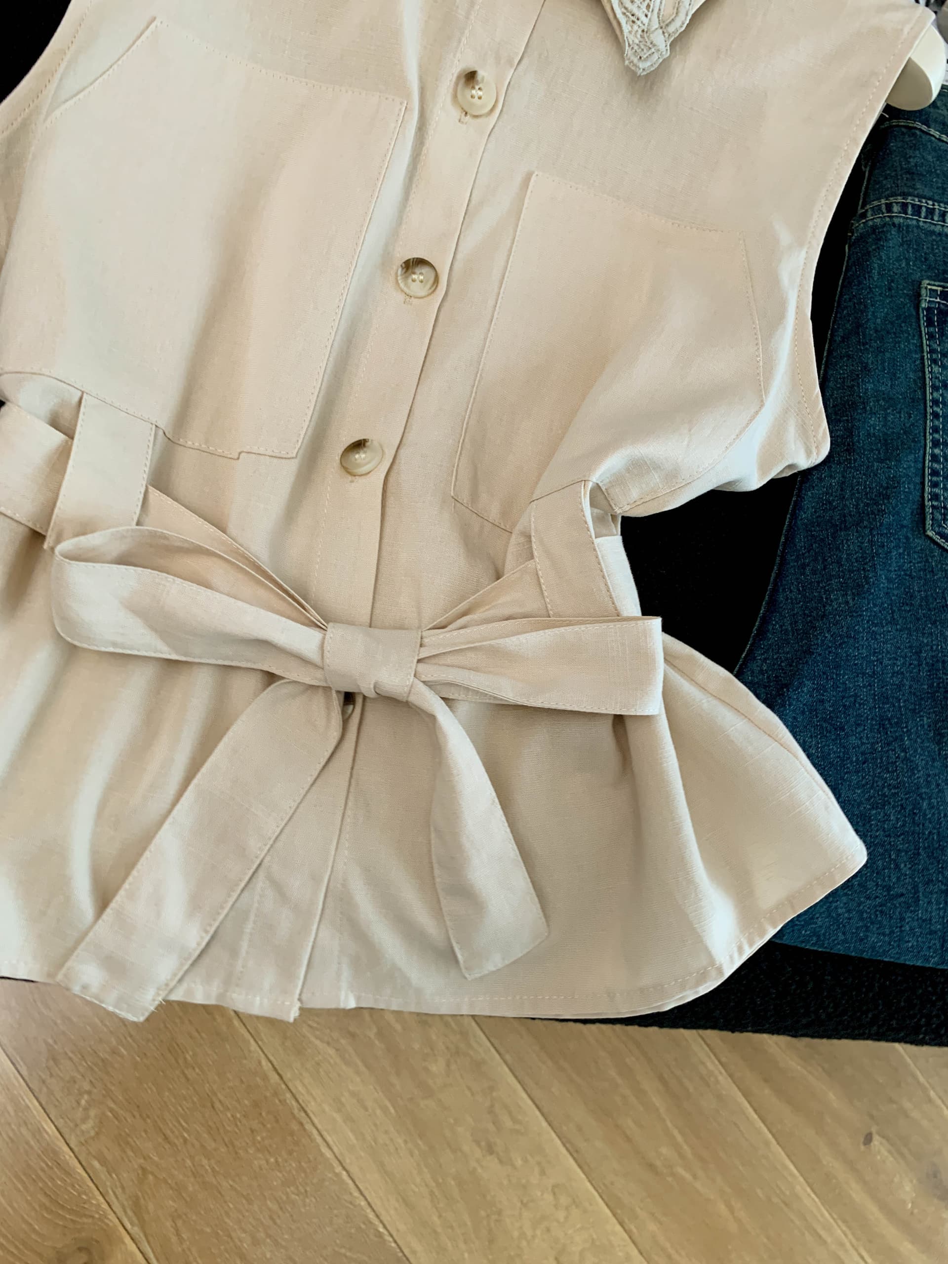 폴로 칼라 민소매 워크웨어 바람 조끼 여자 여름 2026 새로운 레이스업 패션 다용도 스택 착용 맨위 여성 상세 이미지 15