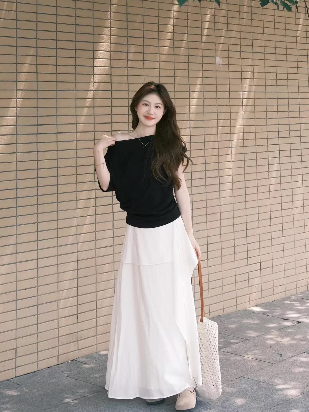 한국 스타일 몸매 가꾸기 슬림해 보이는 그는 벤 바람 비스듬한 어깨 의류 2025 년 여름 슈퍼 좋은 과소 평가 요리 한 바람 반신 치마 세트 여성 이미지 3