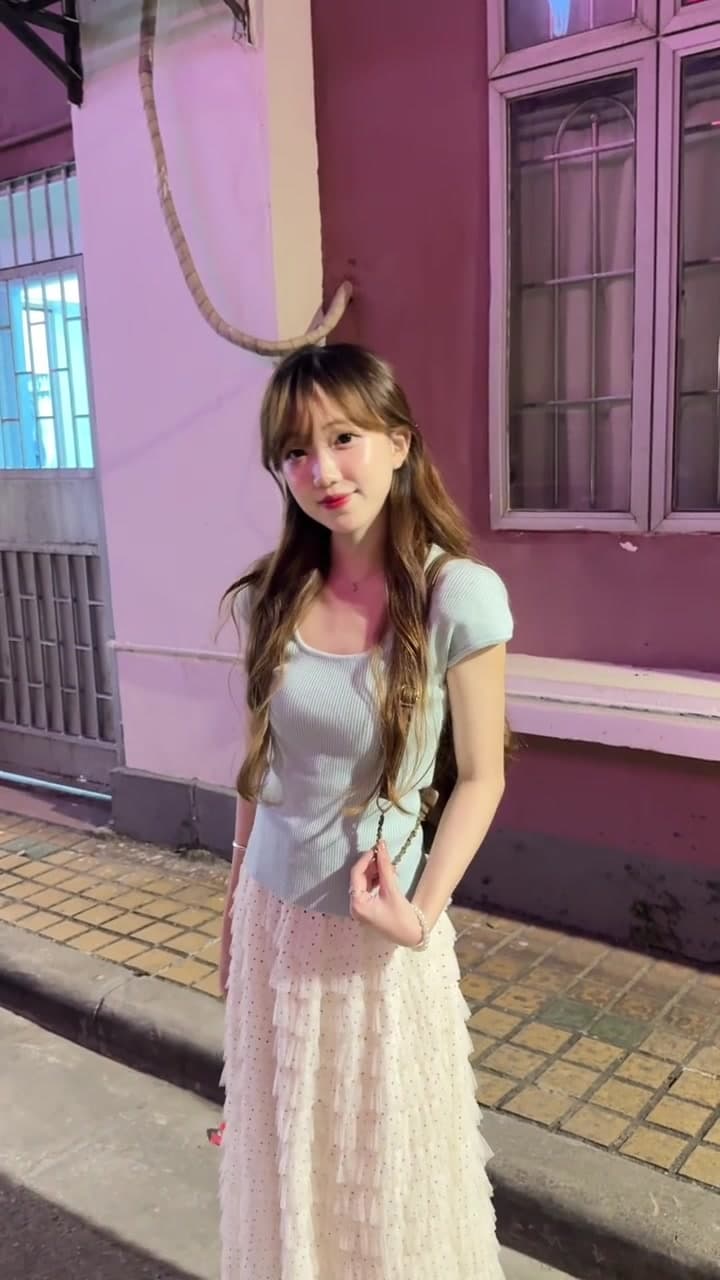 프랑스식 망사 패치워크 케이크 반신 치마 세트 여성 2026 봄 여름 디자인 센스 u 칼라 맨위 연령 감소 투피스 세트 상세 이미지 6