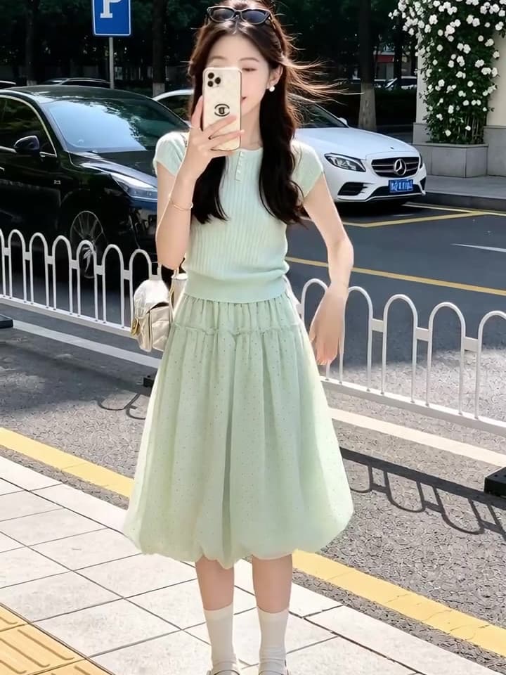초여름 고유 한 아름다운 작은 세트 작은 키 착용 가져 가라. 느슨함 센스 파란색 맨위 도트 무늬 반신 스커트 두 조각 여성 세트 이미지 2