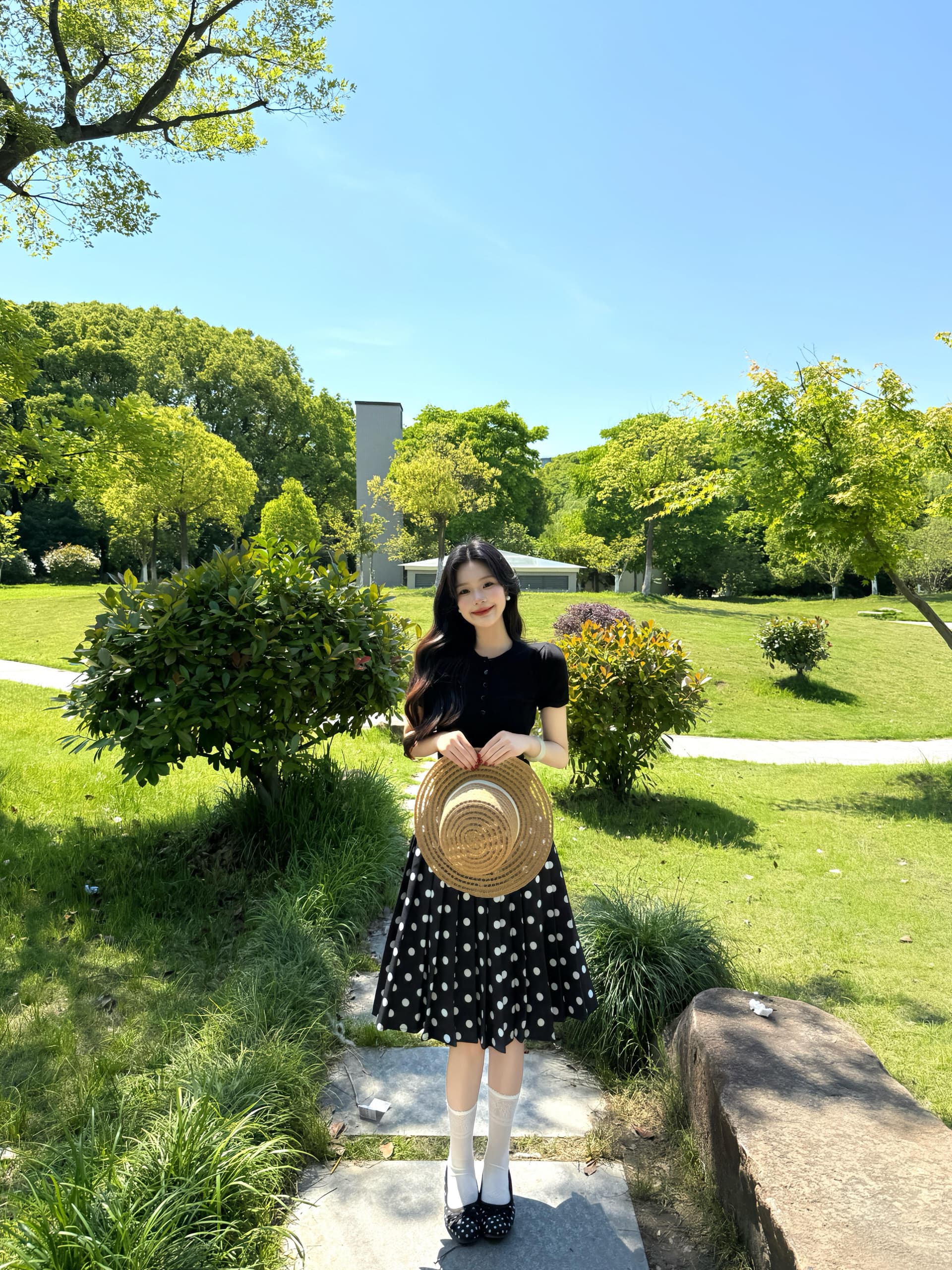 한 부서 그레이트 통해보기 가져 가라. 전체 집합 2026 새로운 검정색 반팔 티셔츠 여성 여름 도트 무늬 반신 치마 세트 이미지 3