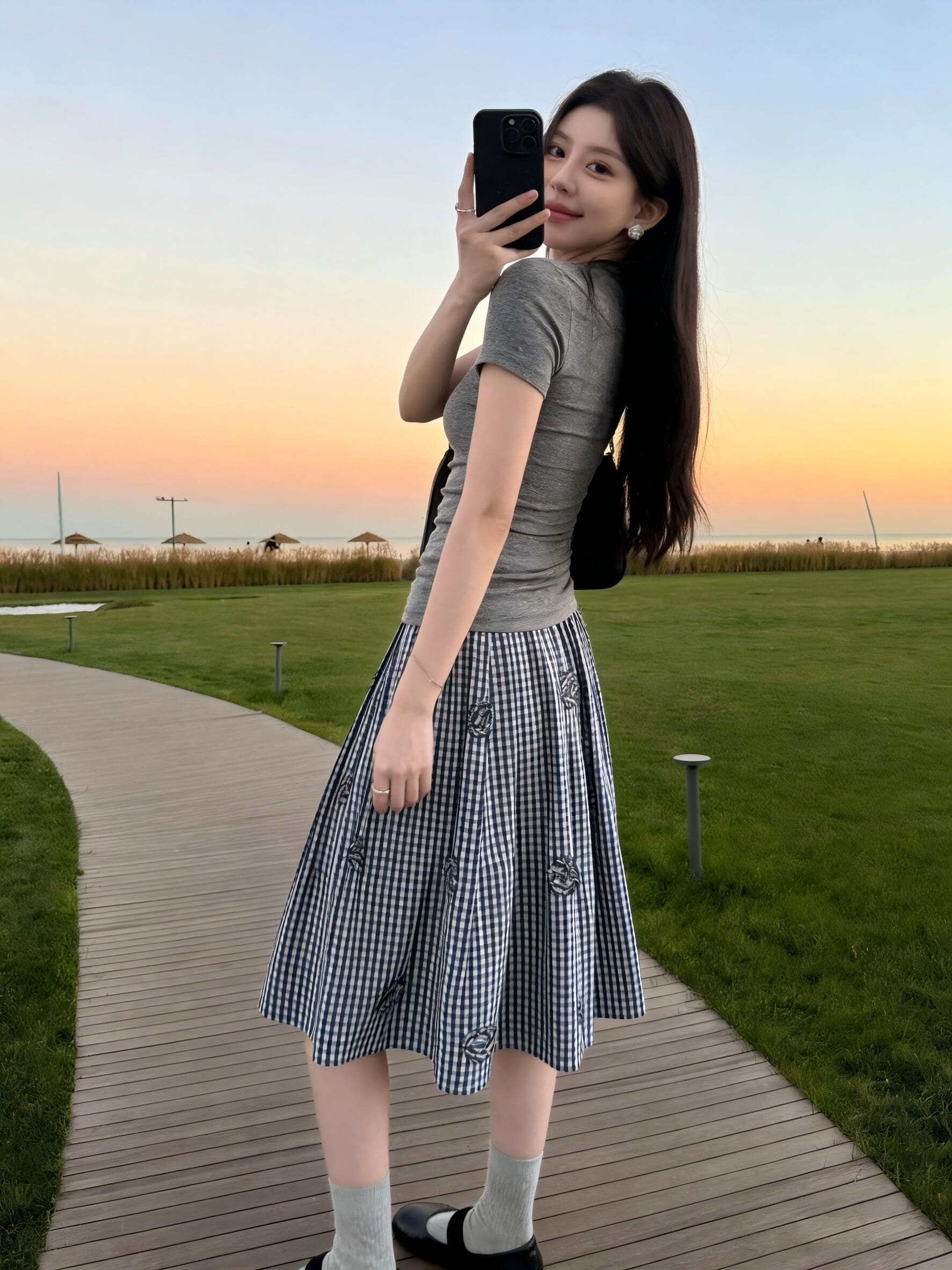 불규칙 캐주얼 스포츠 슈트 여성 여름 몸매 가꾸기 슬림해 보이는 허리 수축 긍정적 인 어깨 반팔 꽃 반신 스커트 투피스 세트 상세 이미지 3