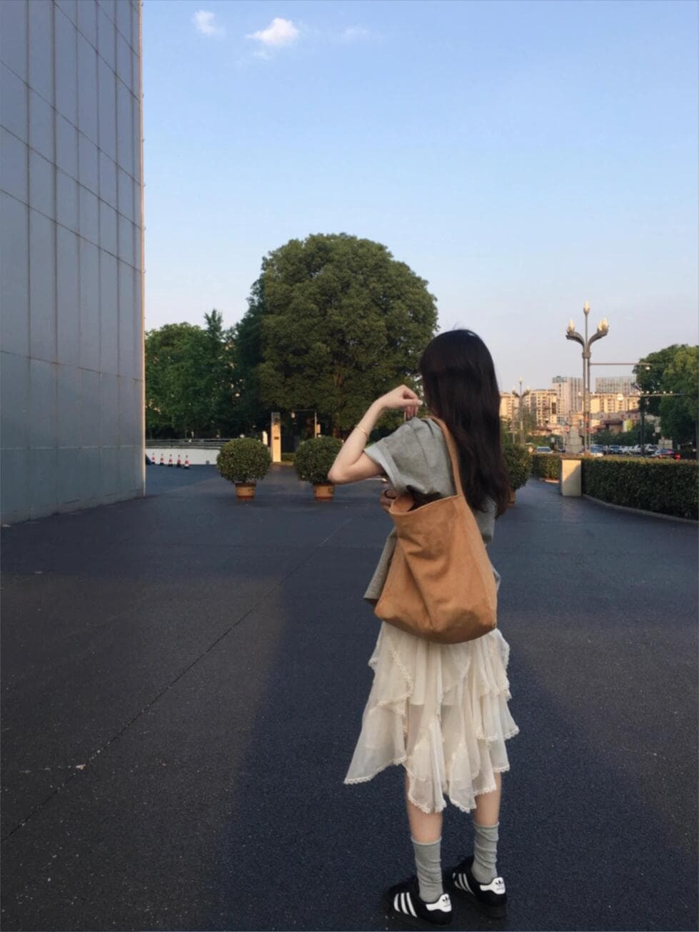 여름 일본과 한국 부서 착용 가져 가라. 세트 여성 2026 새로운 프린트 반팔 맨위 불규칙 레이스 반신 스커트 투피스 세트 이미지 3
