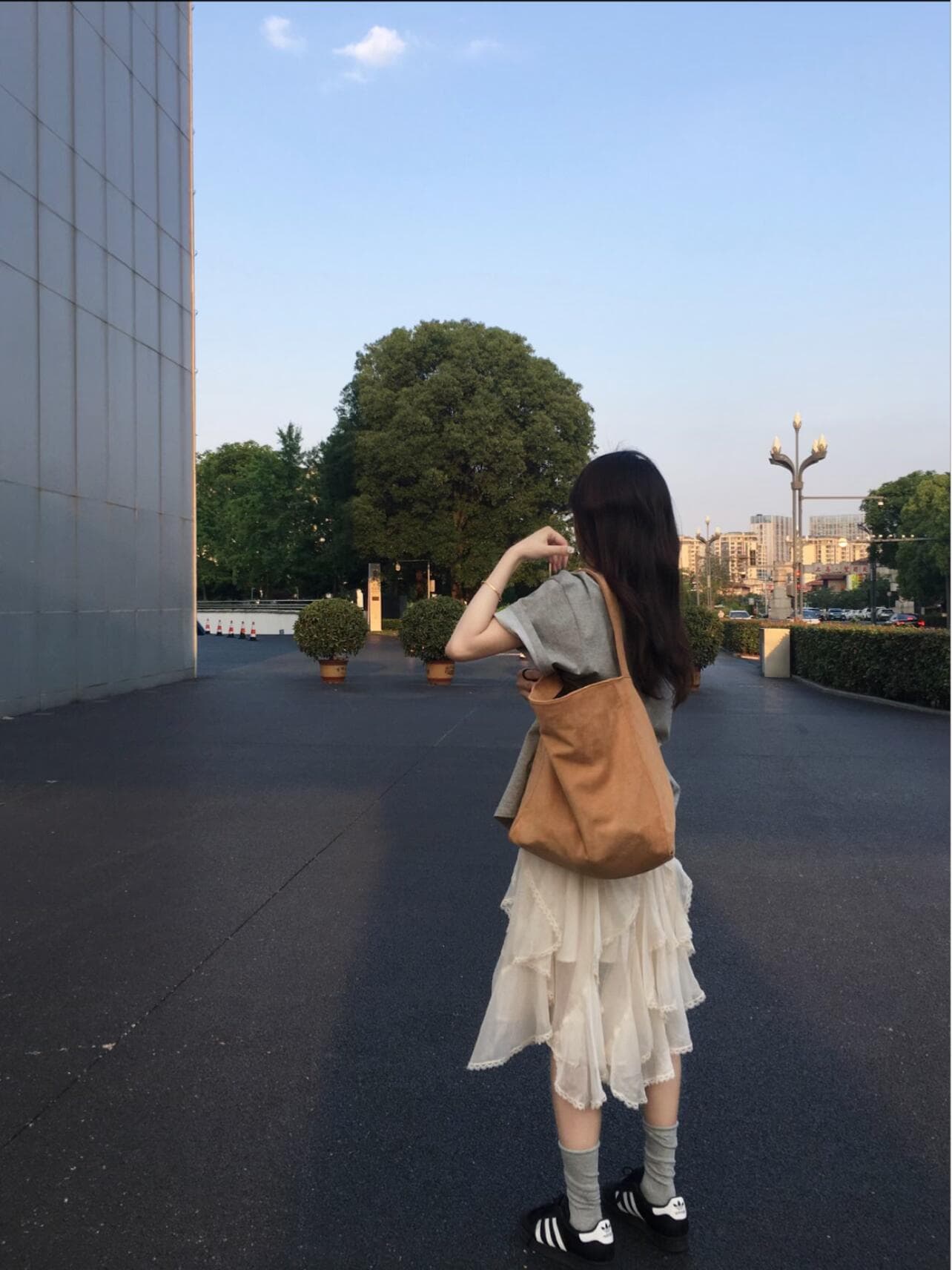여름 일본과 한국 부서 착용 가져 가라. 세트 여성 2026 새로운 프린트 반팔 맨위 불규칙 레이스 반신 스커트 투피스 세트 상세 이미지 4