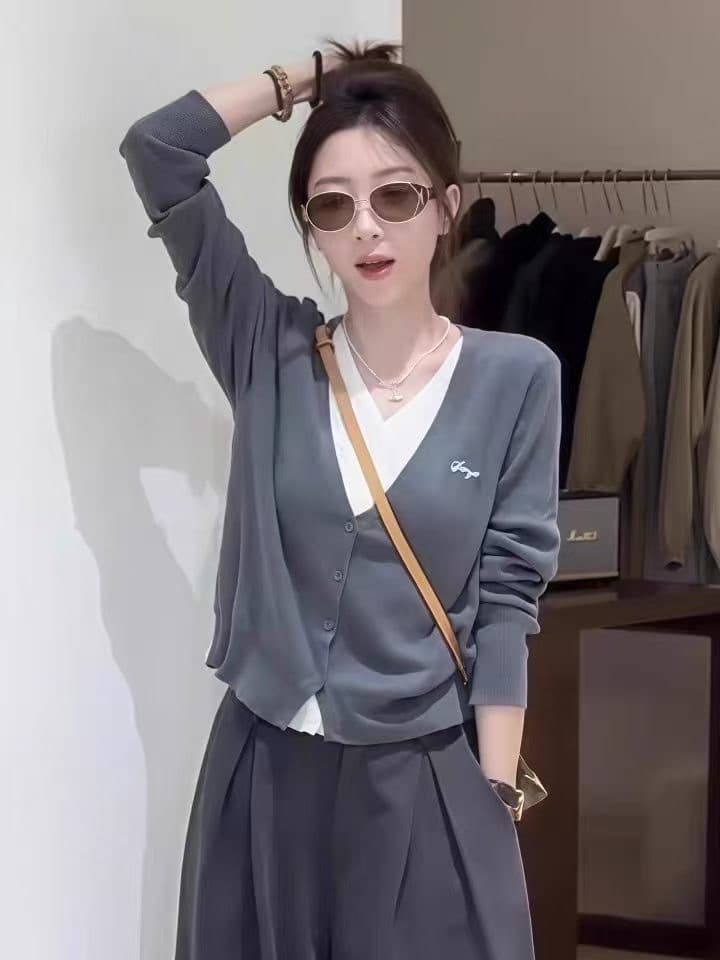 가을 새로운 연령 감소 패션 세트 여성 배색 페이크 레이어드 니트 맨위 캐주얼 와이드 레그 팬츠 다용도 투피스 세트 상세 이미지 8