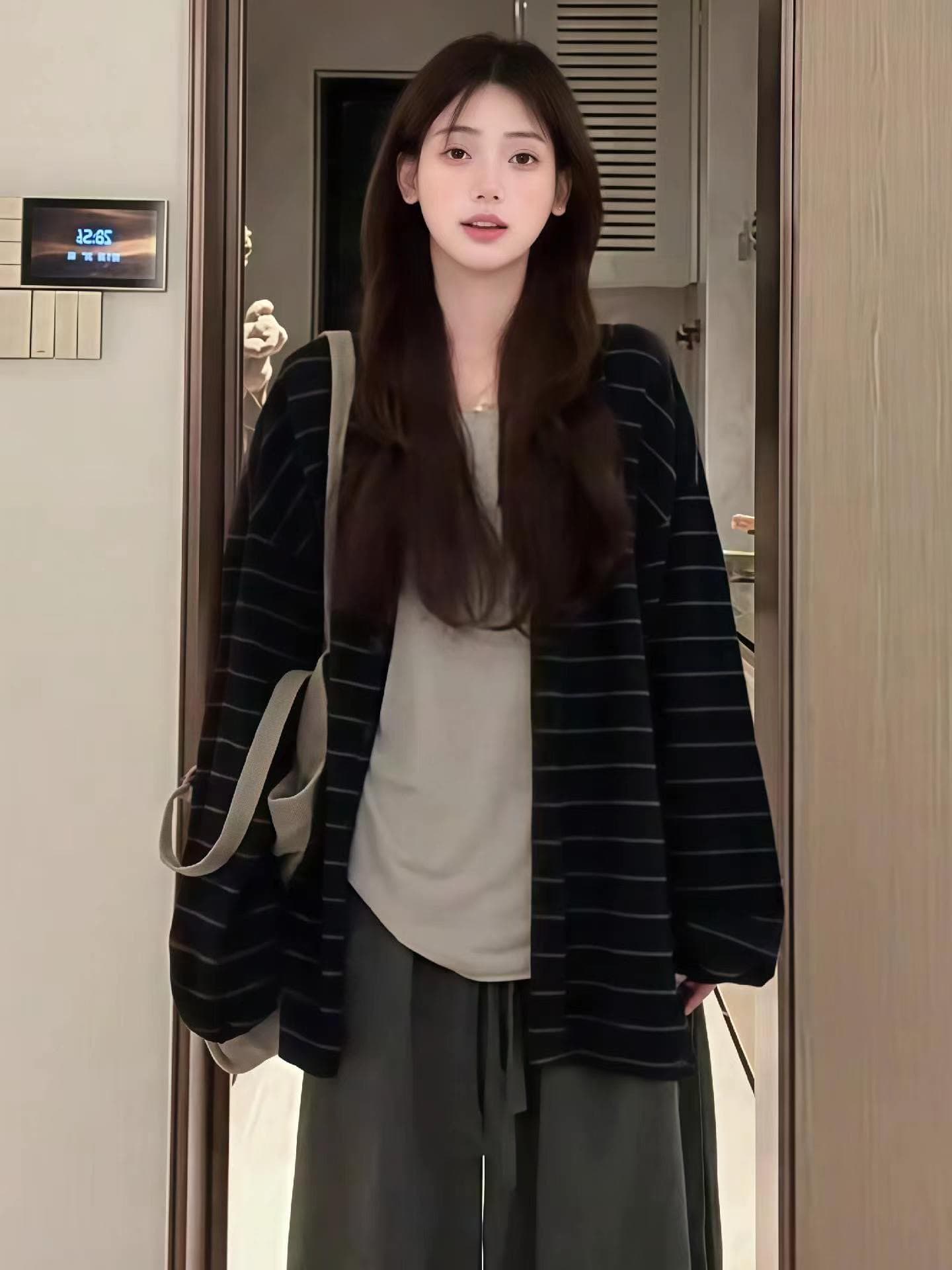 2026 슈퍼 화재 이른 가을 자이언트 잘 생긴 ~ 중 착용 가져 가라. 전체 집합 스트라이프 스웨터 코트 캐주얼 와이드 레그 팬츠 투피스 슈트
