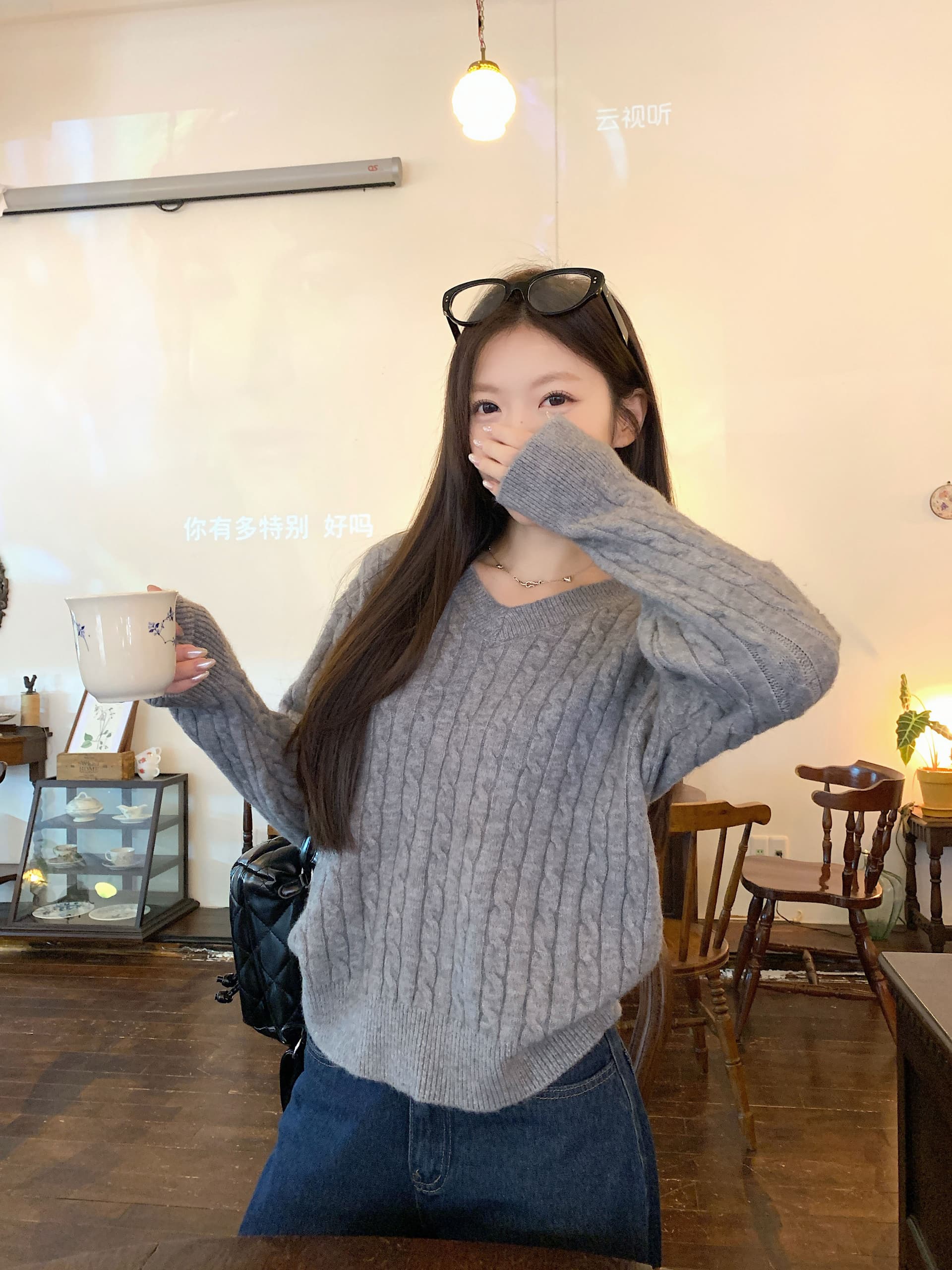 miu 부서 V넥 꽈배기 니트 품격 맨위 여성 겨울 느긋한 바람 루즈핏 두꺼운 니트 스웨터 학원 스타일 스웨터 상세 이미지 31