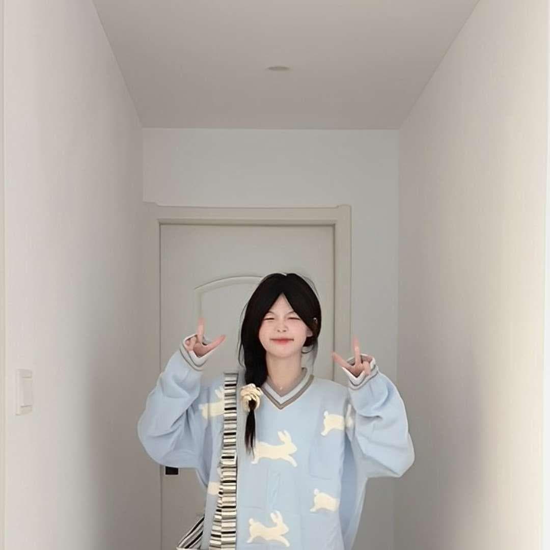 학원 스타일 토끼 자카드 꽈배기 V넥 패치워크 스웨터 여자 가을과 겨울 루즈핏 슬림해 보이는 니트 스웨터 재킷 맨위 상세 이미지 10