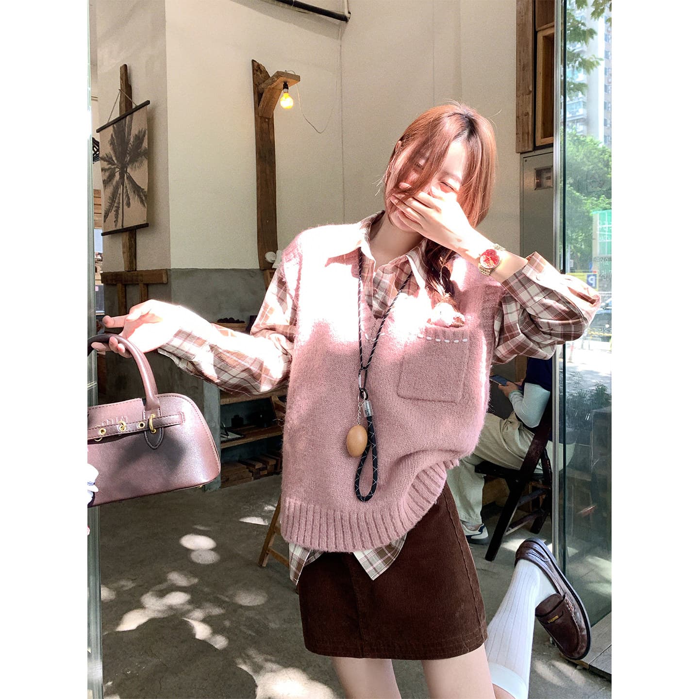 한 부서 핑크색 V넥 니트 조끼 여자 가을 겨울 새로운 외출용 민소매 조끼 맨위 셔츠 스택 착용 상세 이미지 20