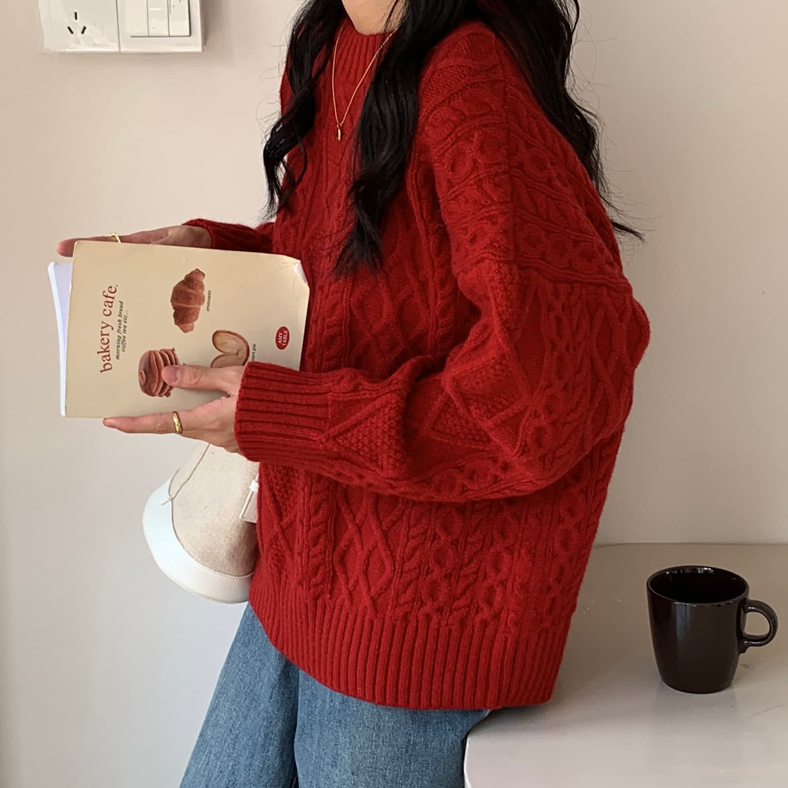 신년 빨간색 스웨터 여자 가을 겨울 외출용 루즈핏 레트로 꽈배기 라운드 넥 느긋한 풀오버 니트 스웨터 이미지 5