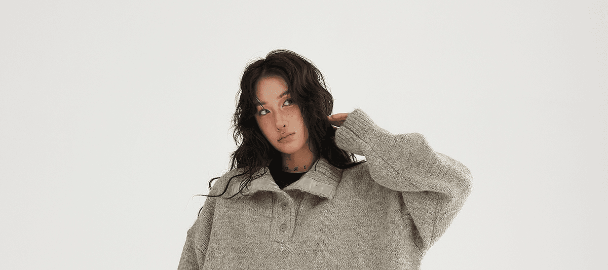 오트밀 색상 단추 반 개방 칼라 터틀넥 풀오버 스웨터 여자 가을 겨울 루즈핏 느긋한 바람 두꺼운 보온 스탠드 칼라 맨위 상세 이미지 10