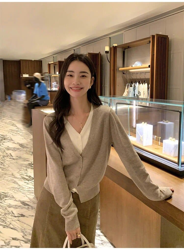 V넥 페이크 레이어드 니트 오픈 가디건 여성 가을 디자인 센스 루즈핏 품격 스웨터 여성 코트 상세 이미지 5