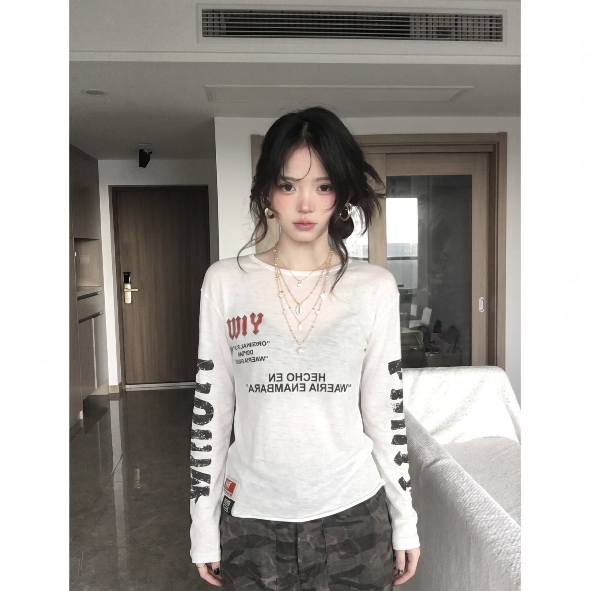 라이 경기 서울 핫걸 알파벳 프린트 긴팔 티셔츠 여성 여름 새로운 루즈핏 슬림해 보이는 패션 핫걸 바람 자외선 차단 블라우스 이미지 5