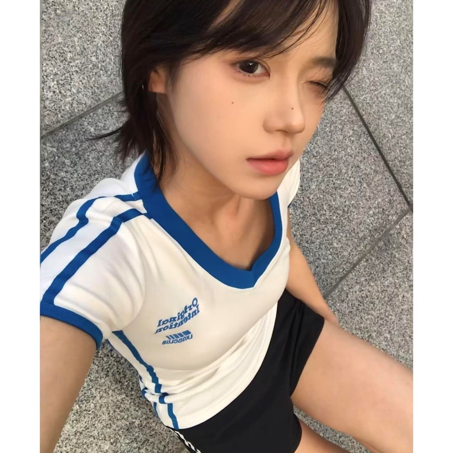 원본 원단 자수 완제품 210 그램 95 면 40s 오스트리아 델 아름다움 트렌디 레트로 V넥 반팔 티셔츠 상세 이미지 3