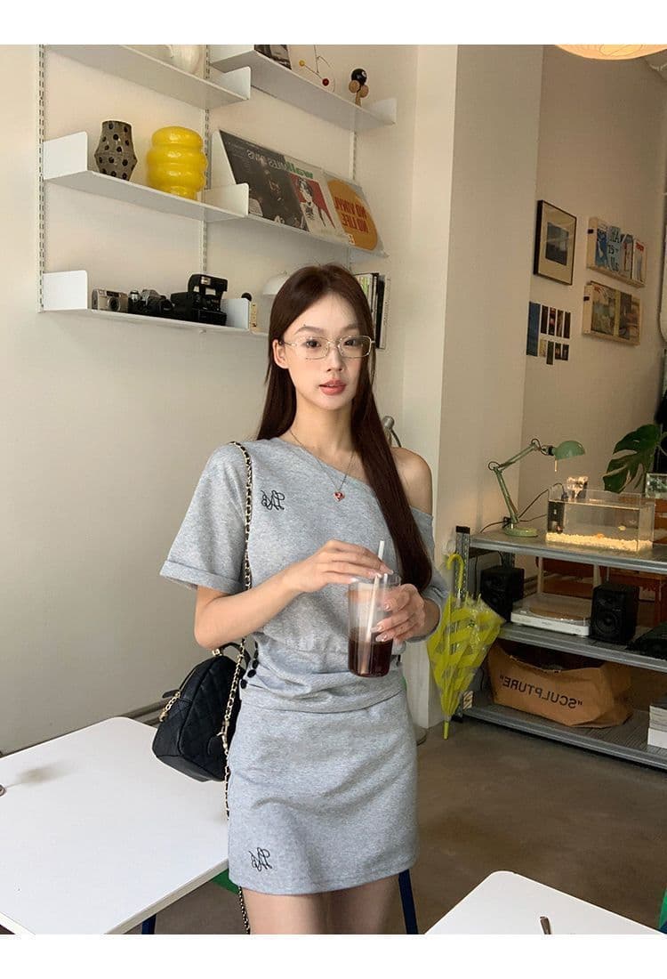 한 부서 느긋한 바람 캐주얼 스포츠 슈트 여성 여름 패션 쇼트 스타일 비스듬한 어깨 반팔 미니 스커트 작은 키 투피스 세트 상세 이미지 12