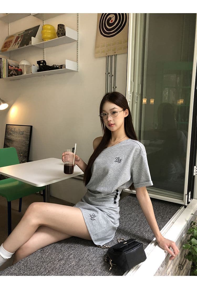 한 부서 느긋한 바람 캐주얼 스포츠 슈트 여성 여름 패션 쇼트 스타일 비스듬한 어깨 반팔 미니 스커트 작은 키 투피스 세트 상세 이미지 14