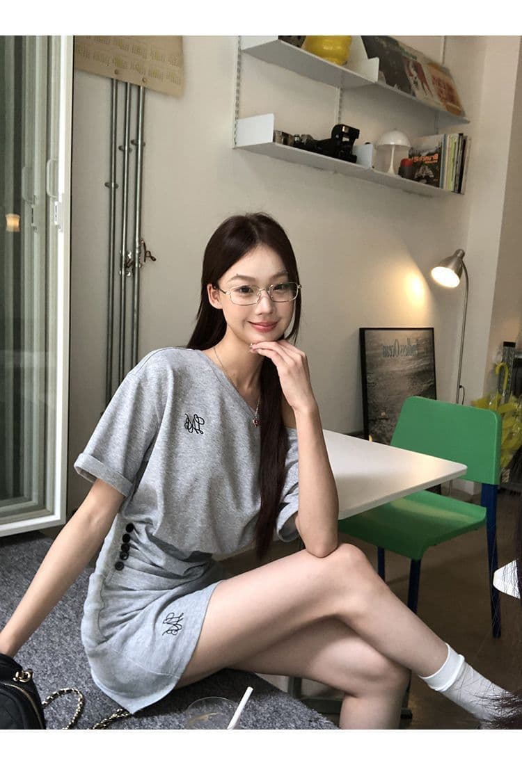 한 부서 느긋한 바람 캐주얼 스포츠 슈트 여성 여름 패션 쇼트 스타일 비스듬한 어깨 반팔 미니 스커트 작은 키 투피스 세트 상세 이미지 16