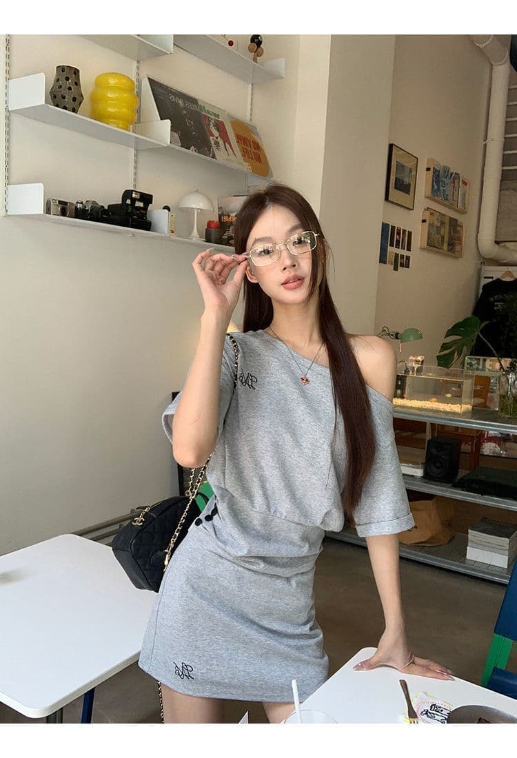 한 부서 느긋한 바람 캐주얼 스포츠 슈트 여성 여름 패션 쇼트 스타일 비스듬한 어깨 반팔 미니 스커트 작은 키 투피스 세트 상세 이미지 17