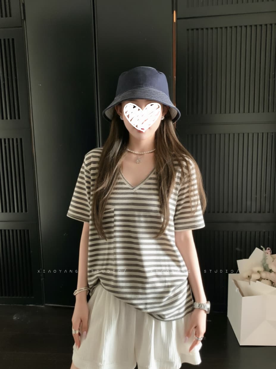 한국 스타일 느슨함 스트라이프 반팔 티셔츠 여성 여름 새로운 디자인 센스 주머니 루즈핏 느긋한 바람 V넥 맨위 여성 이미지 2