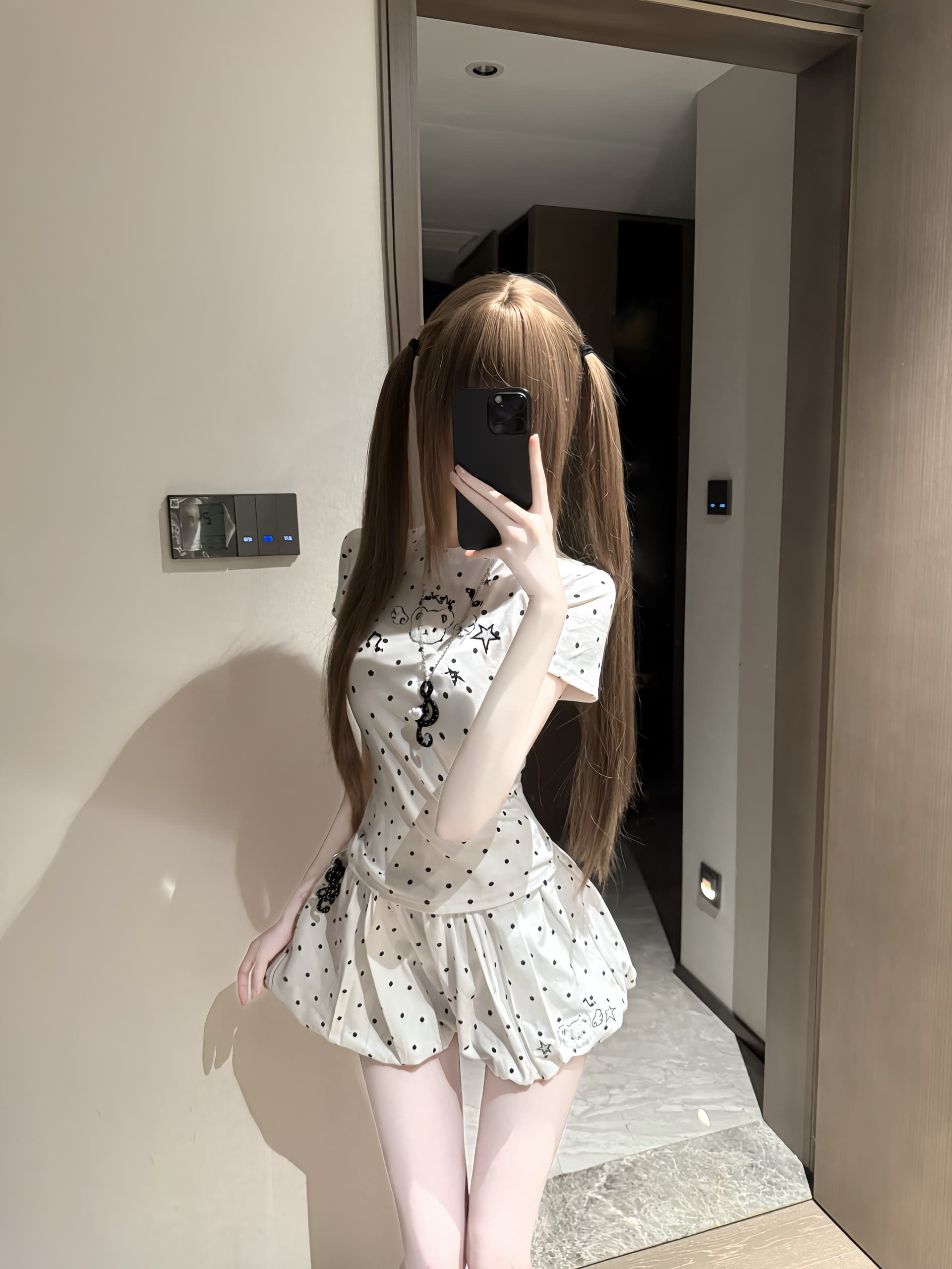 한 부서 새로운 패션 디자인 센스 라운드 넥 도트 무늬 프린트 반팔 맨위 이미지 2