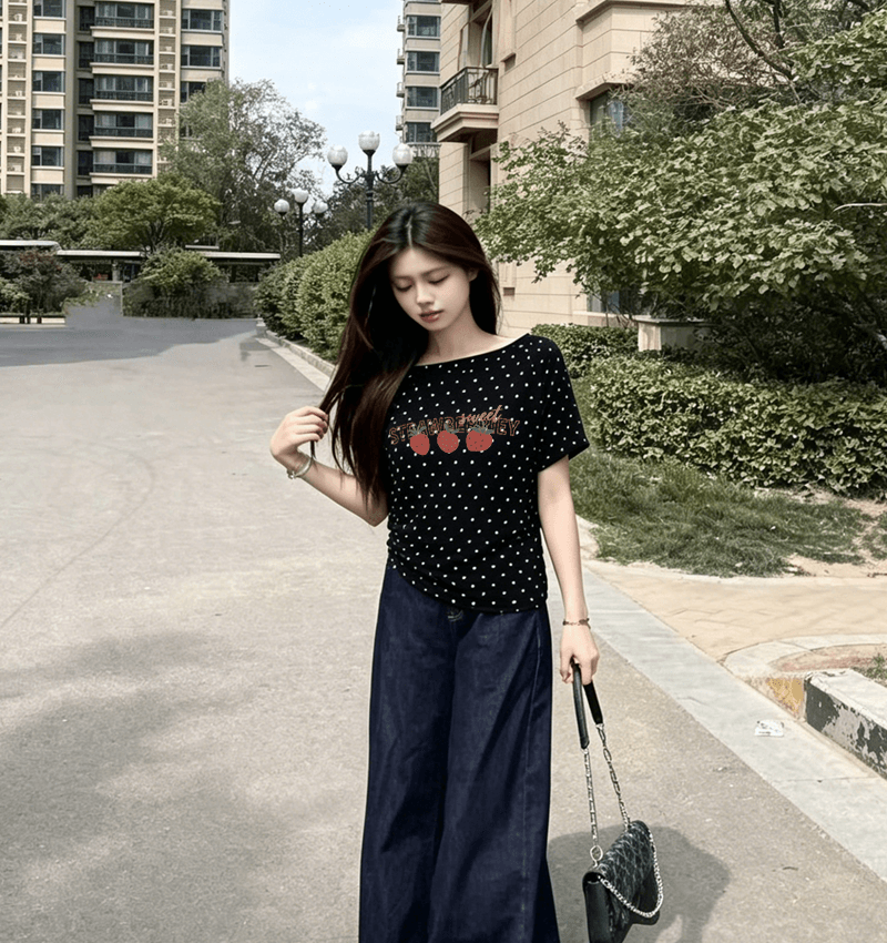 여름 새로운 한 부서 도트 무늬 비스듬한 칼라 오프숄더 프린트 섹션 반팔 티셔츠 여성 이미지 3