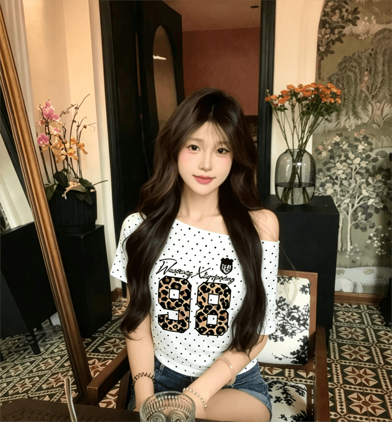 여름 새로운 한 부서 도트 무늬 비스듬한 칼라 오프숄더 프린트 섹션 반팔 티셔츠 여성 상세 이미지 2