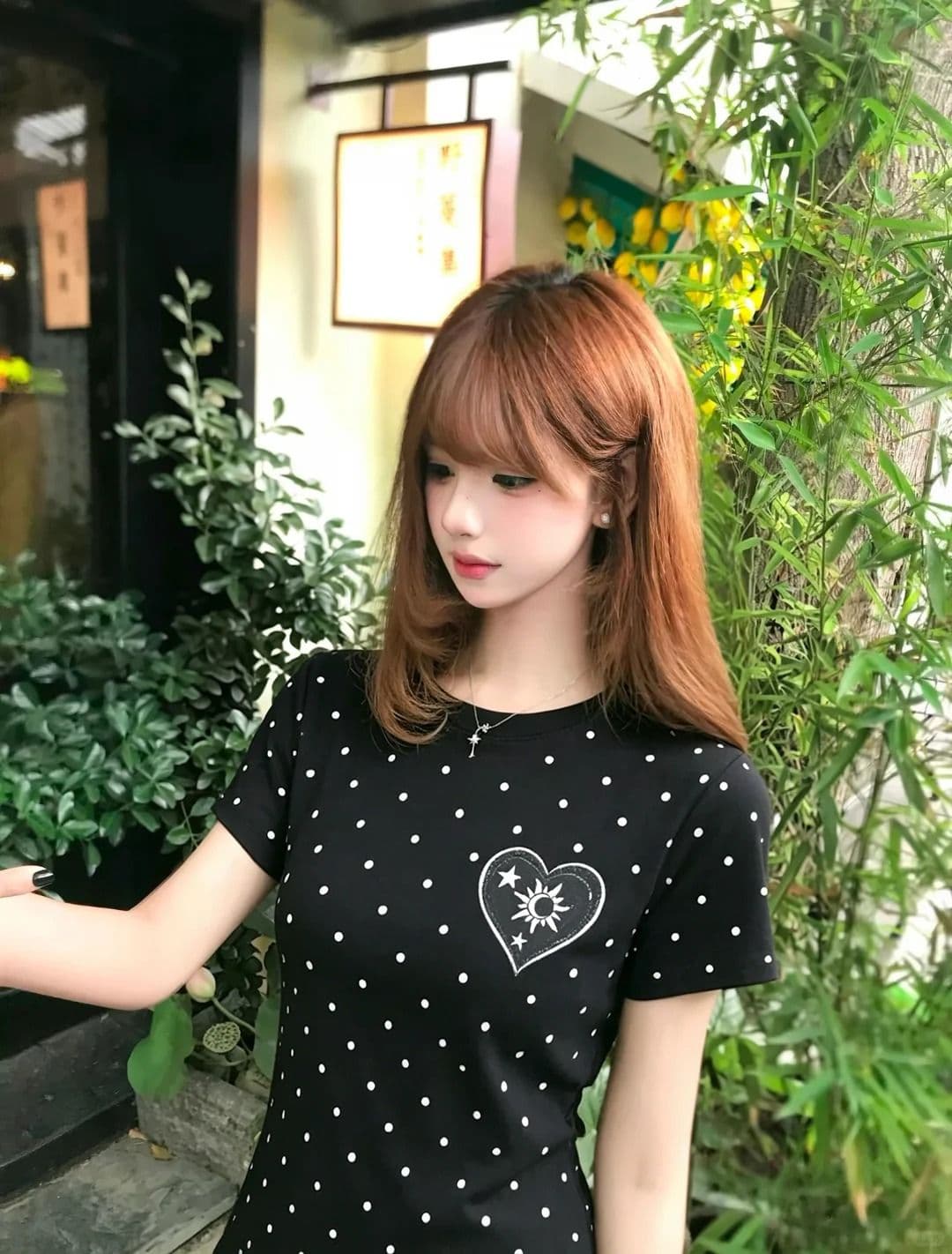 한 부서 새로운 패션 디자인 센스 라운드 넥 도트 무늬 프린트 반팔 맨위 상세 이미지 3