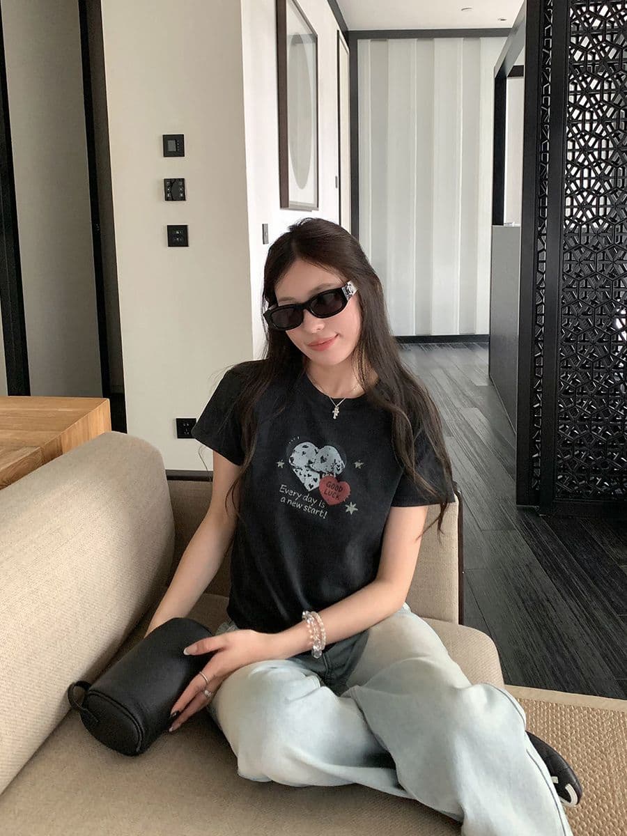200그램 95 면 5 암모니아 Lun 워싱 마 오래된 아메리칸 레트로 긍정적 인 어깨 반팔 티셔츠 여성 여름 ins 조수 브랜드 이미지 4