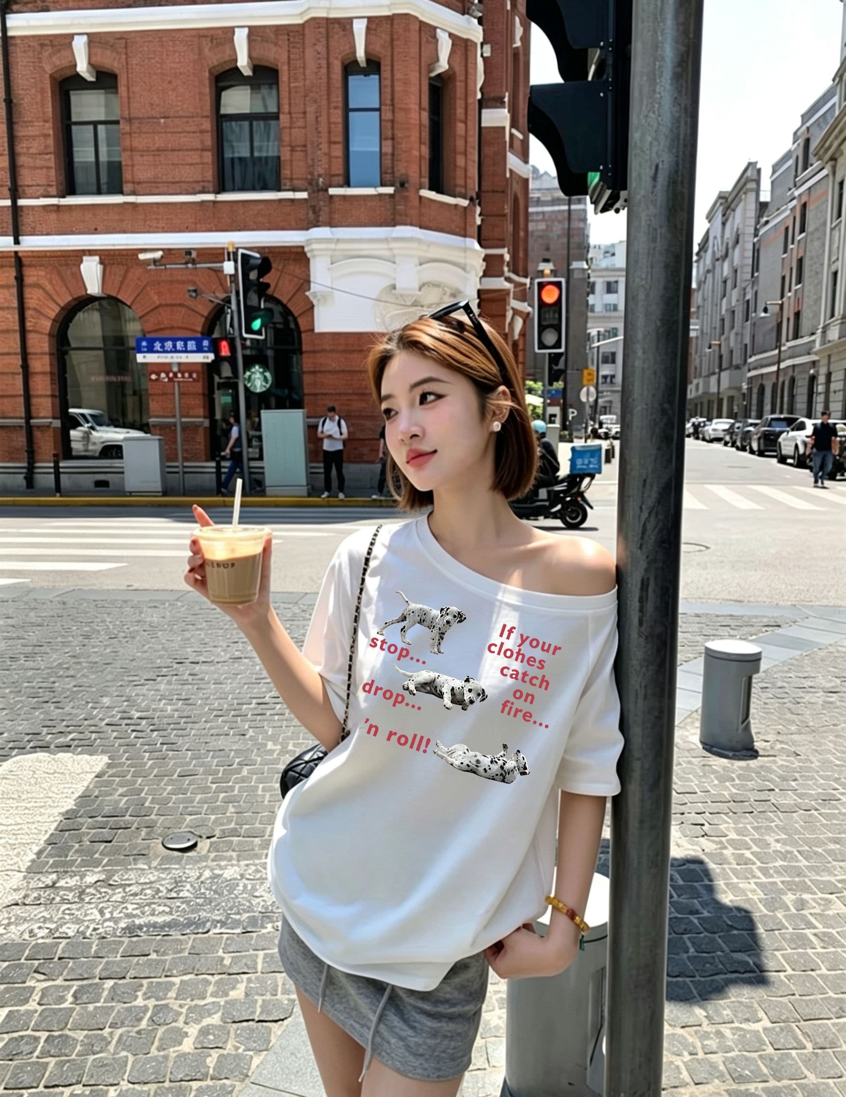 한 부서 순수한 욕망 오프숄더 반팔 티셔츠 슬림해 보이는 핫걸 디자인 센스 맨위 상세 이미지 2