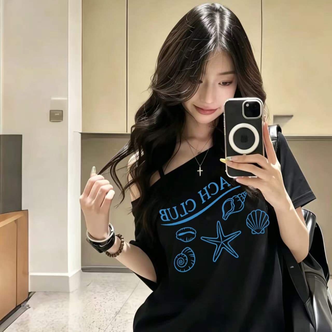 한 부서 순수한 욕망 오프숄더 반팔 티셔츠 슬림해 보이는 핫걸 디자인 센스 맨위 상세 이미지 9
