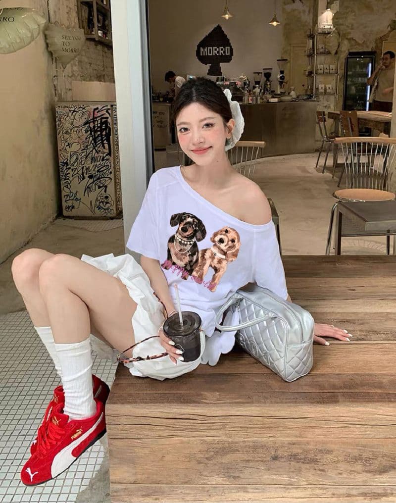 한 부서 순수한 욕망 오프숄더 반팔 티셔츠 슬림해 보이는 핫걸 디자인 센스 맨위 상세 이미지 1
