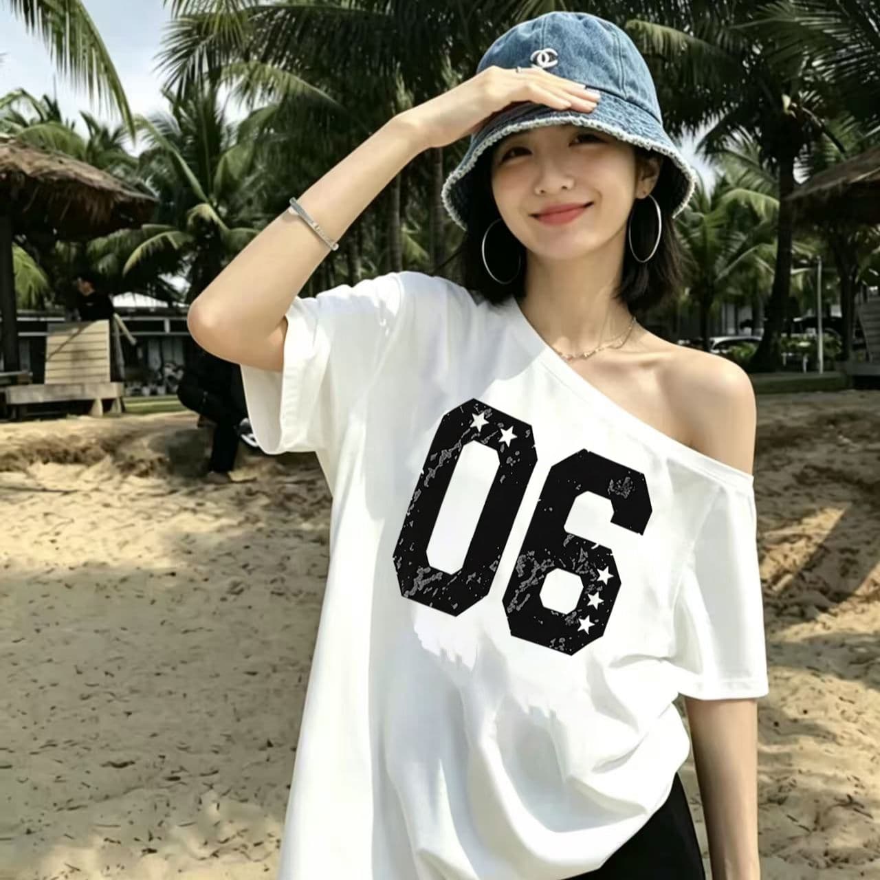 한 부서 순수한 욕망 오프숄더 반팔 티셔츠 슬림해 보이는 핫걸 디자인 센스 맨위 이미지 3