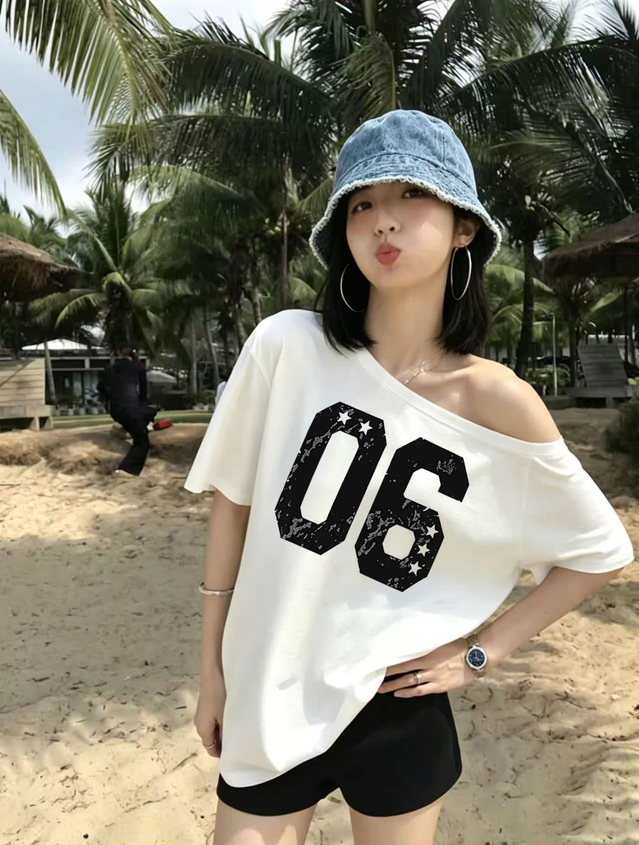 한 부서 순수한 욕망 오프숄더 반팔 티셔츠 슬림해 보이는 핫걸 디자인 센스 맨위 상세 이미지 2