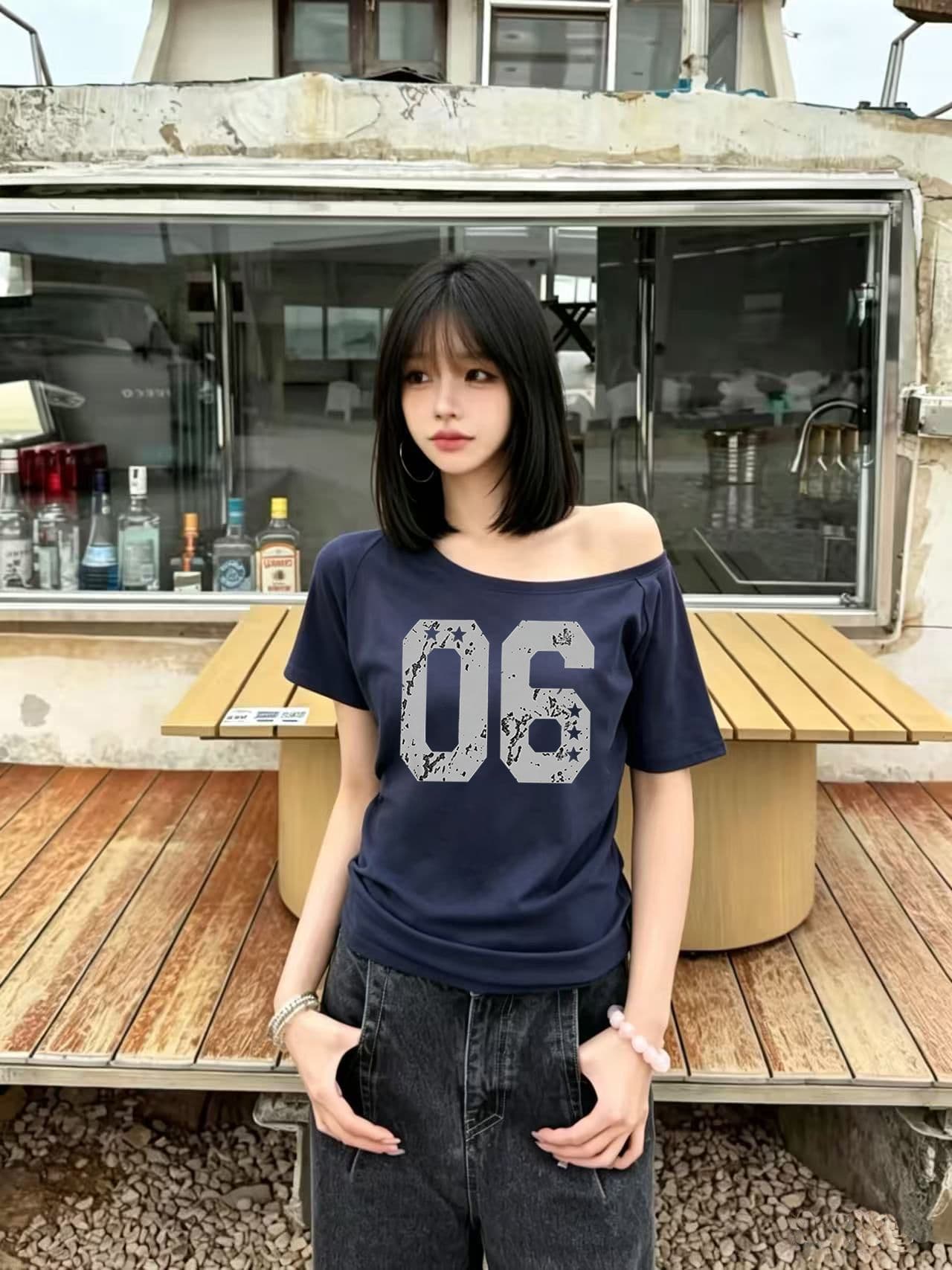 한 부서 순수한 욕망 오프숄더 반팔 티셔츠 슬림해 보이는 핫걸 디자인 센스 맨위 상세 이미지 5