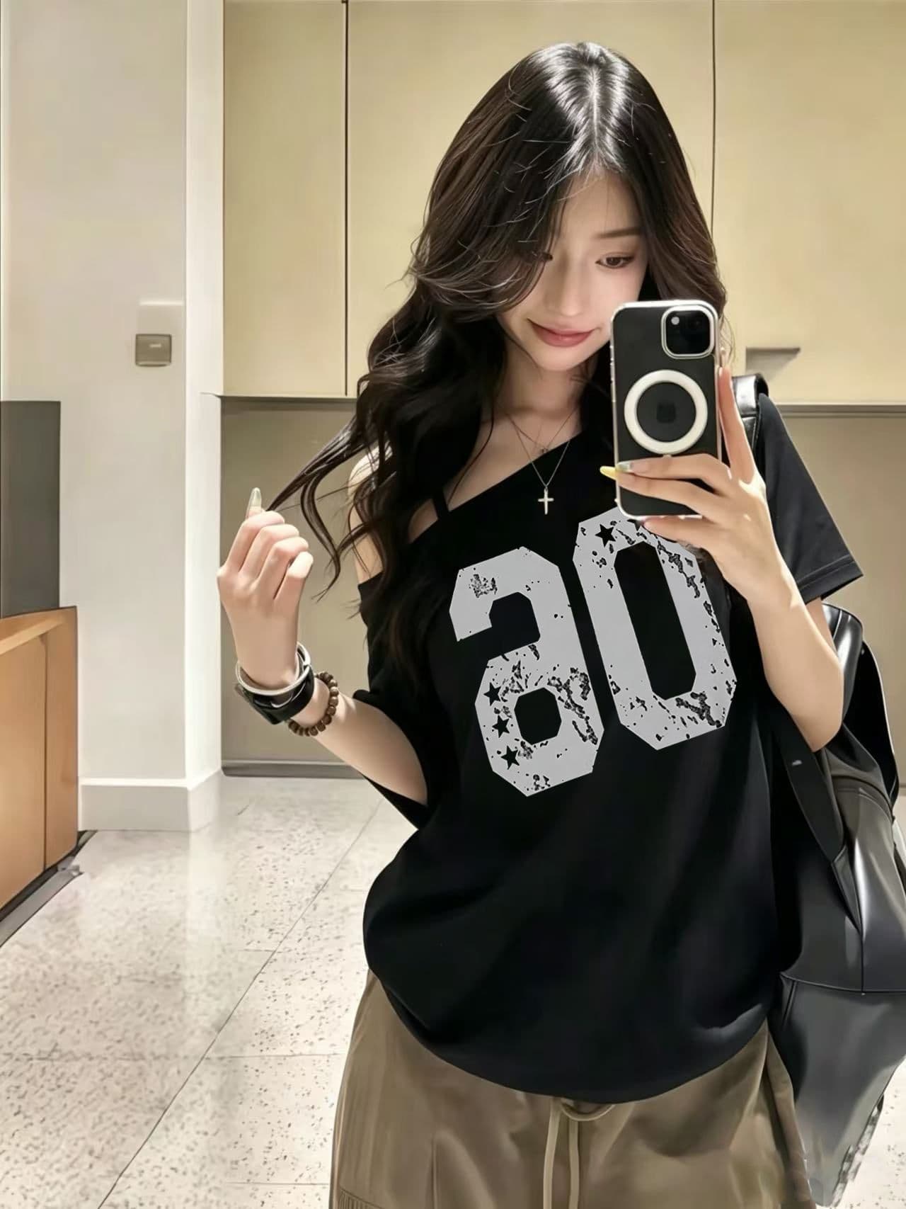한 부서 순수한 욕망 오프숄더 반팔 티셔츠 슬림해 보이는 핫걸 디자인 센스 맨위 상세 이미지 9