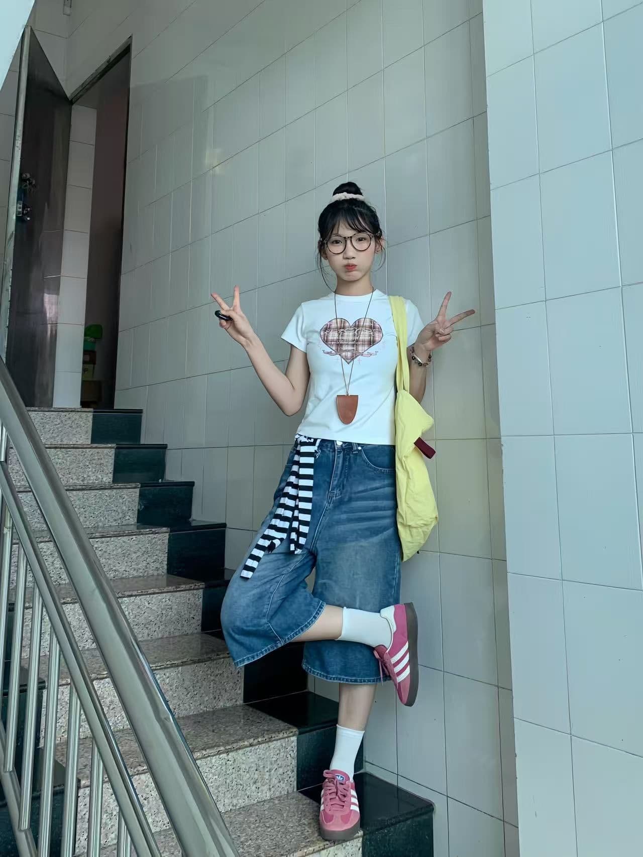 아메리칸 레트로 프린트 몸매 가꾸기 허리 수축 반팔 티셔츠 여성 이미지 2