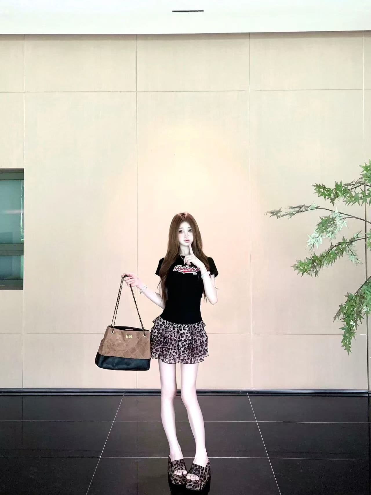 아메리칸 레트로 프린트 몸매 가꾸기 허리 수축 반팔 티셔츠 여성 이미지 2