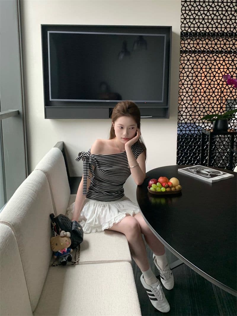 원본 사람들 면 순수한 욕망 바람 나비 매듭 일방적 인 스트랩 오프숄더 티셔츠 핫걸 디자인 센스 맨위 이미지 3