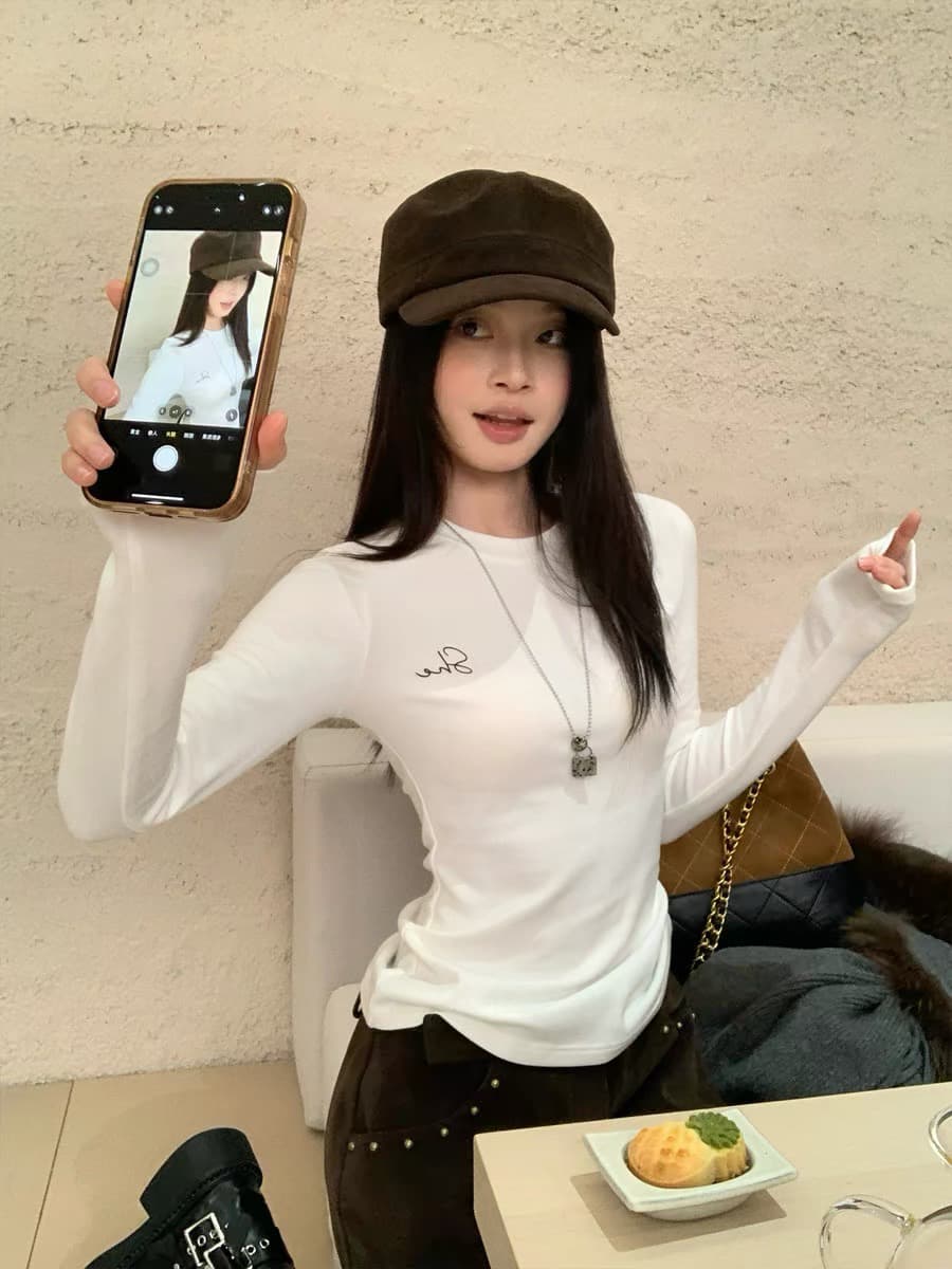 화이트 라운드 넥 이른 가을 외출용 긴팔 티셔츠 여성 몸매 가꾸기 허리 수축 순수한 욕망 인사이드 가져 가라. 기본 셔츠 핫걸 맨위 이미지 4