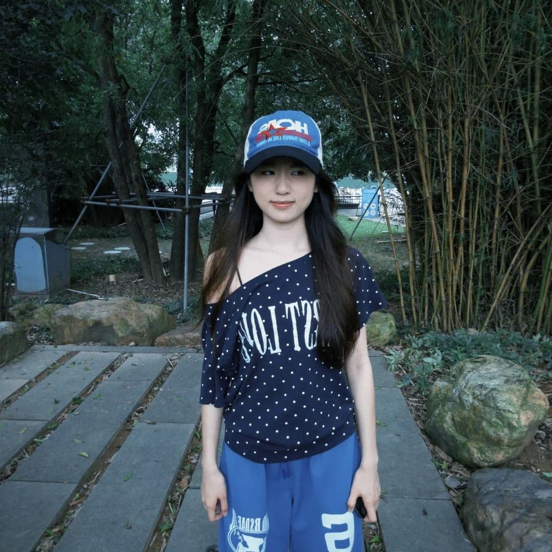 여름 새로운 한 부서 도트 무늬 비스듬한 칼라 오프숄더 프린트 섹션 반팔 티셔츠 여성 이미지 5