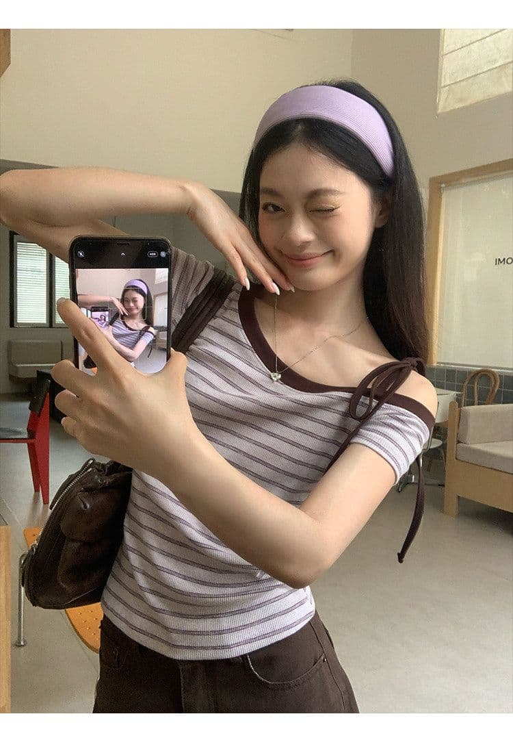 스트라이프 비스듬한 어깨 반팔 티셔츠 여름 한 부서 느긋한 센스 몸매 가꾸기 슬림해 보이는 오프숄더 작은 대중 맨위 상세 이미지 33
