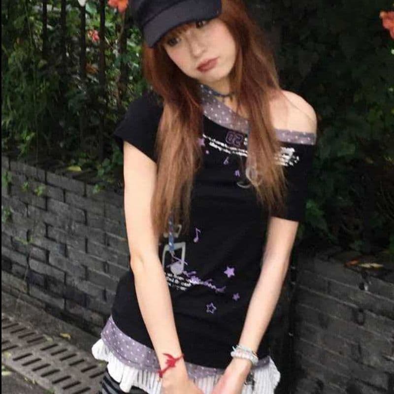 페이크 레이어드 배색 도트 무늬 프린트 비스듬한 어깨 반팔 티셔츠 여성 몸매 가꾸기 맨위 이미지 4